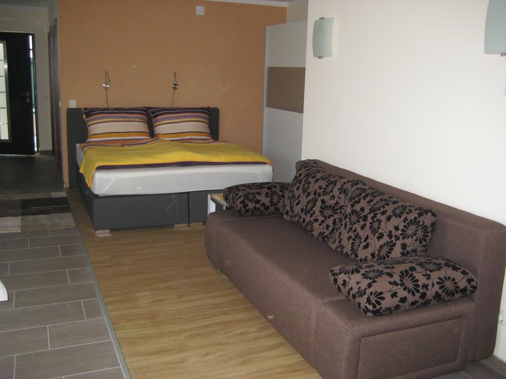 אננהיים Villa Burgblick מראה חיצוני תמונה